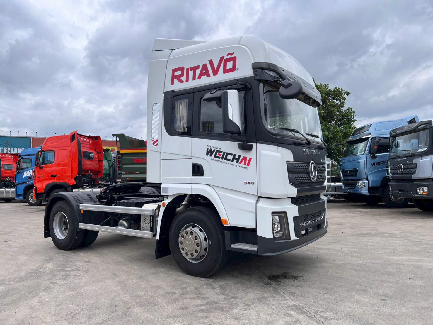 xe đầu kéo shacman 340hp 1 cầu X3000 siêu tiết kiệm dầu giá tốt